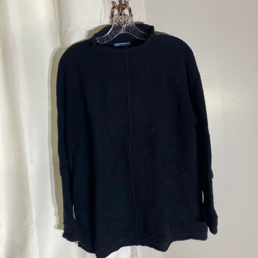 Deane & White Black ladies size Large long sleeve sweater high neck